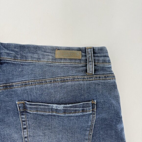 Blank NYC The Lenox High Rise Blue Denim Shorts Distressed Raw Hem Size 32 Boho - Picture 3 of 8